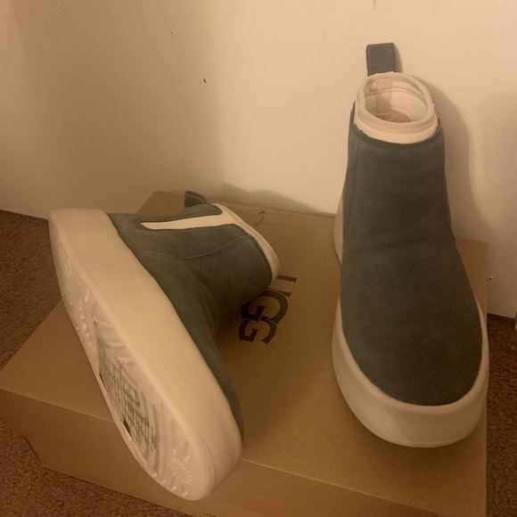 NIB UGG Boom Bootie - Picture 5 of 5